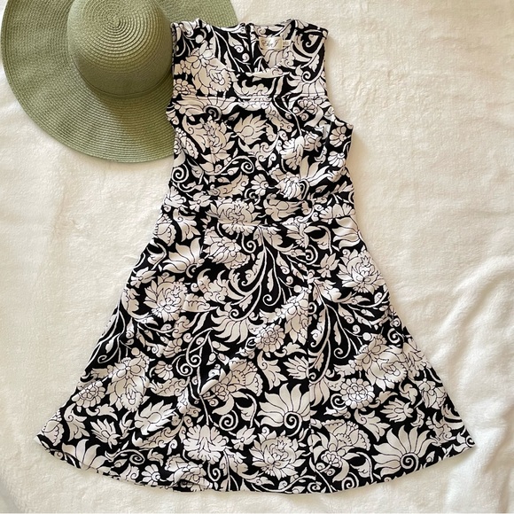 Eliza J Dresses & Skirts - Eliza J Sleeveless Black & White Floral A-line Cocktail Dress, Size 4